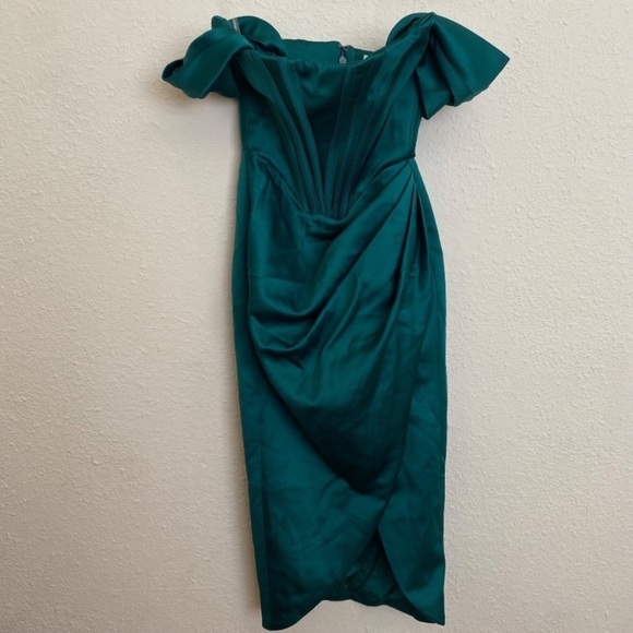 HOUSE OF CB ‘Loretta Emerald Green Off Shoulder Draped Corset Satin Dress NWOT L - Picture 5 of 12